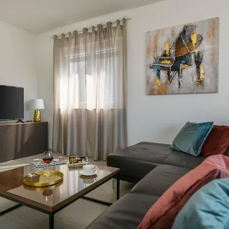 Dora Fuer 4 Personen Und 1 Kind By Interhome Пула