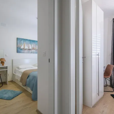 Dora Fuer 4 Personen Und 1 Kind By Interhome * Пула