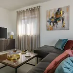 Dora Fuer 4 Personen Und 1 Kind By Interhome Póla