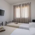 Apartman Dora Fuer 4 Personen Und 1 Kind By Interhome *