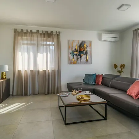 Dora Fuer 4 Personen Und 1 Kind By Interhome Apartment Pula