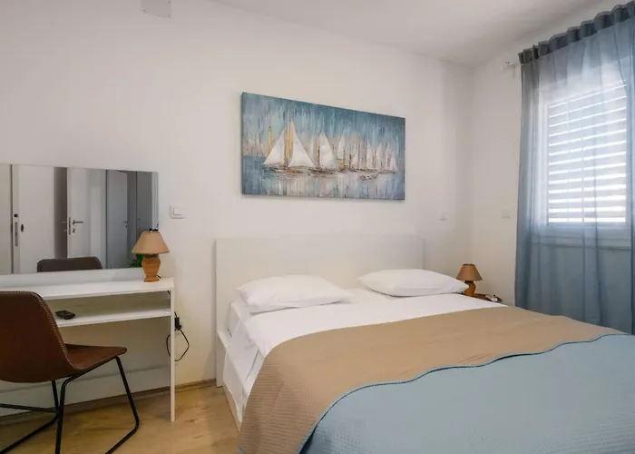 Dora Fuer 4 Personen Und 1 Kind By Interhome